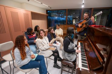 Cantos de trabalho na educação